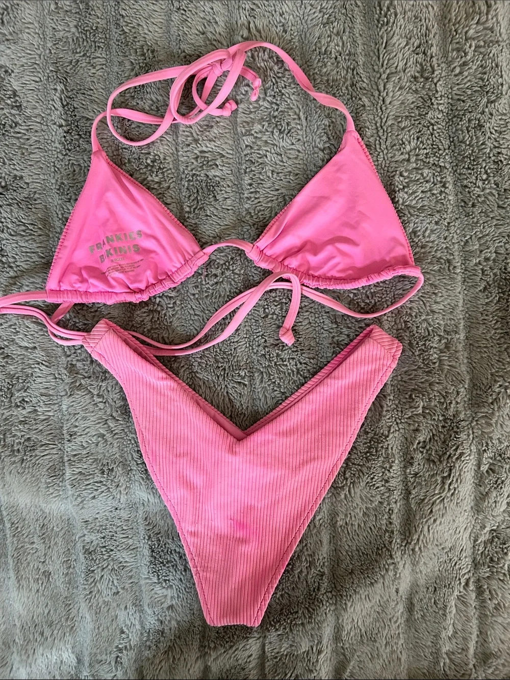 Frankie's Bikinis Pink Ribbed Triangle Top & V-V High Cut Bottom